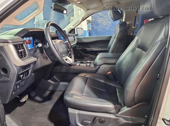 1FMJK1J89REA12426 2024 FORD EXPEDITION Белый Вид салона спереди