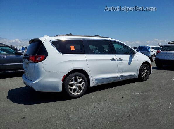 2C4RC1BG3HR587844 2017 CHRYSLER PACIFICA Белый Передняя правая четверть