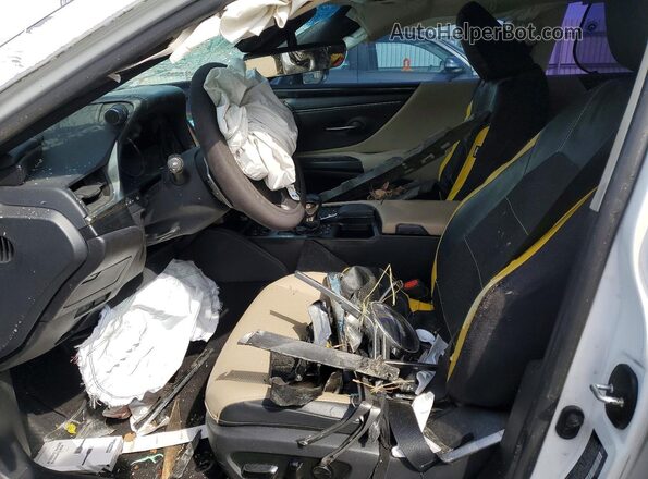 58ACA1C13MU011467 2021 LEXUS ES Белый Вид салона спереди