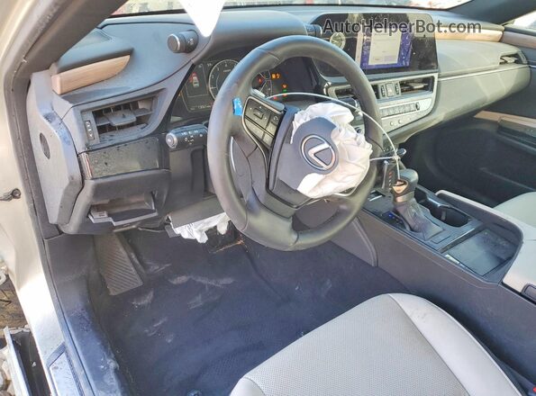 58AD11D15RU012811 2024 LEXUS ES Серебряный Вид панели приборов