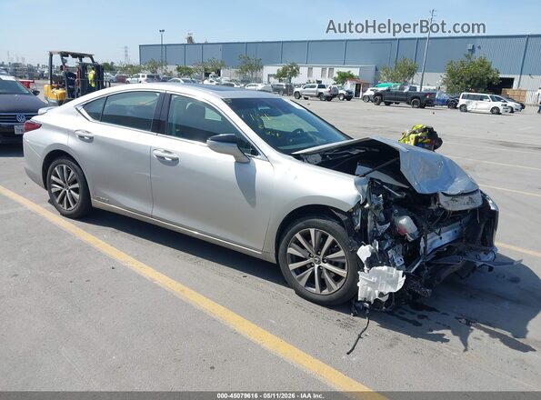 58AD21B10LU005210 2020 LEXUS ES 300H Silver Przód prawy