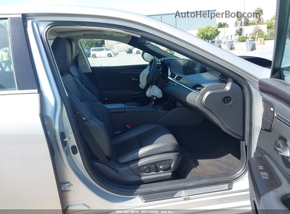 58AD21B10LU005210 2020 LEXUS ES 300H Silver Widok wnętrza z przodu