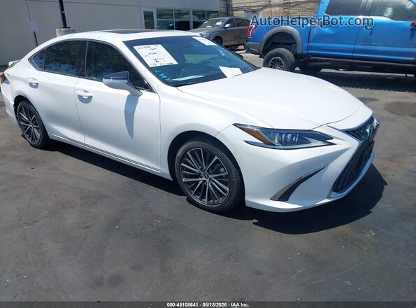 58ADA1C10SU059638 2025 LEXUS ES 300H Белый Передняя правая четверть
