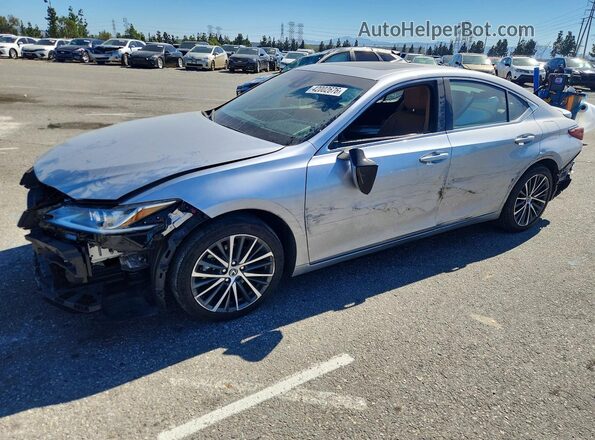 58ADA1C18SU054526 2025 LEXUS ES Серебряный Передняя левая четверть