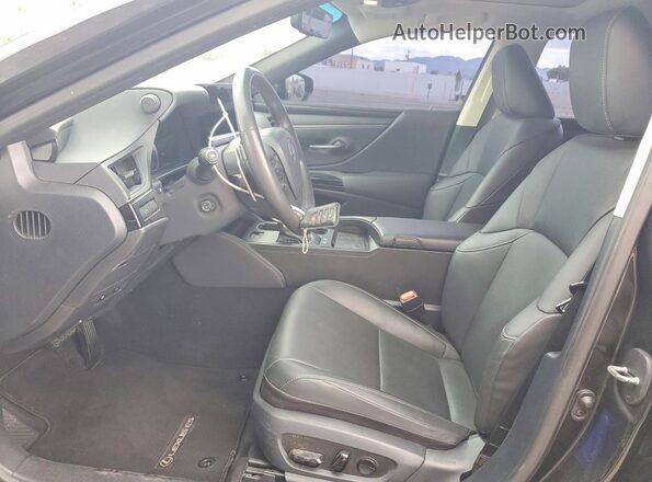 58ADA1C19RU054058 2024 LEXUS ES Черный Вид салона спереди