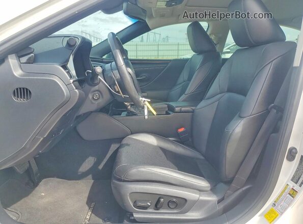 58ADZ1B12LU073987 2020 LEXUS ES Белый Вид салона спереди