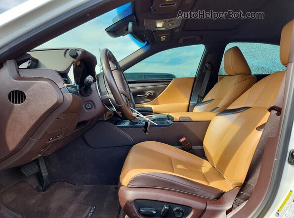 58ADZ1B16MU083486 2021 LEXUS ES Белый Вид салона спереди