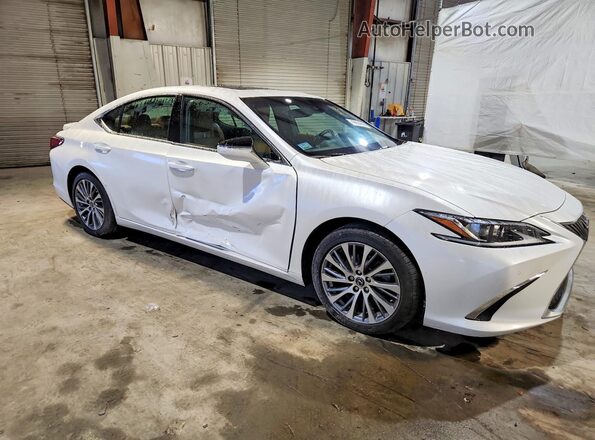 58ADZ1B18MU092139 2021 LEXUS ES Белый Передняя правая четверть
