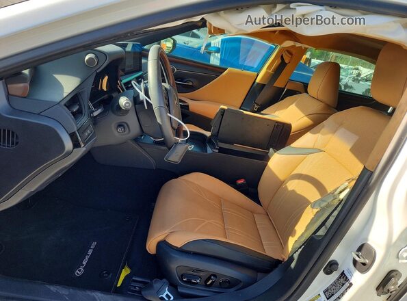 58AFZ1B12SU214905 2025 LEXUS ES Белый Вид салона спереди