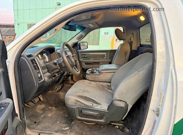 3C6JR7DG7KG552532 2019 RAM 1500 Белый Вид сзади