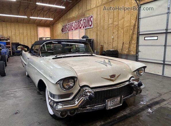 5762097498 1957 CADILLAC 2 White Trasero izquierdo