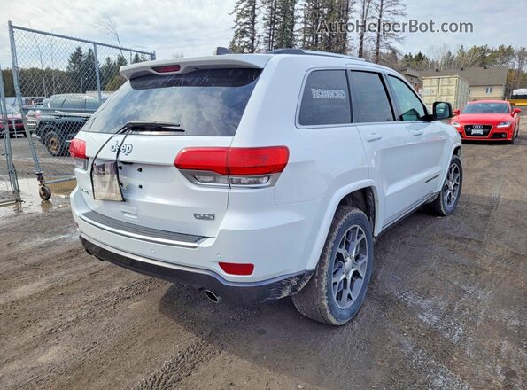 1C4RJFBG0JC132497 2018 JEEP GRAND White Widok z przodu