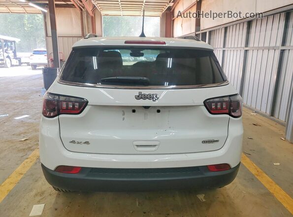 3C4NJDBN8RT138937 2024 JEEP COMPASS Белый Вид салона спереди