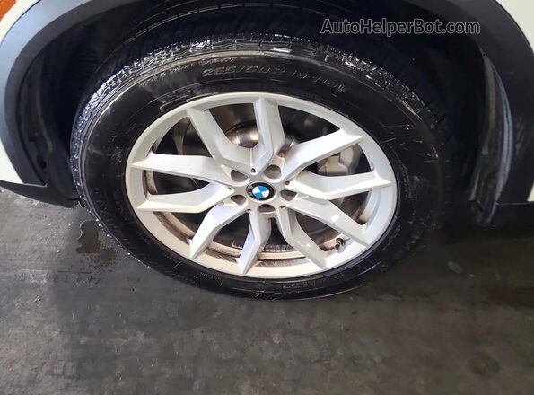 5UXCR6C08L9B81724 2020 BMW X5 Белый Вид наклейки с VIN-кодом