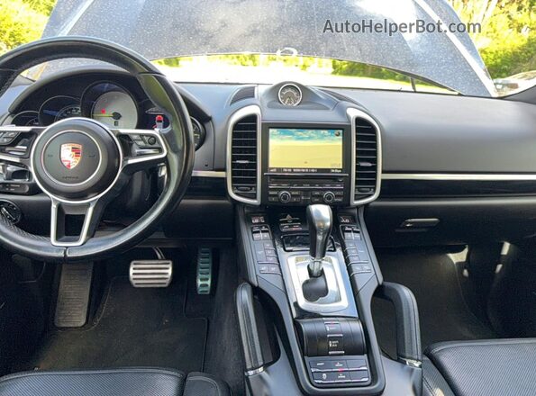 WP1AE2A29GLA17811 2016 PORSCHE CAYENNE Black უკანა სავარძლების ხედი