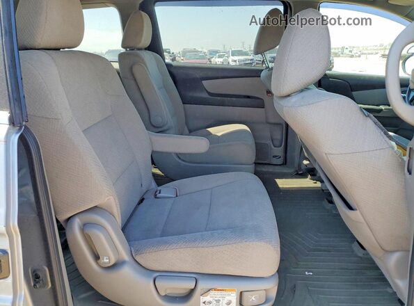 5FNRL5H28GB017819 2016 HONDA ODYSSEY Gray Widok wnętrza z tyłu