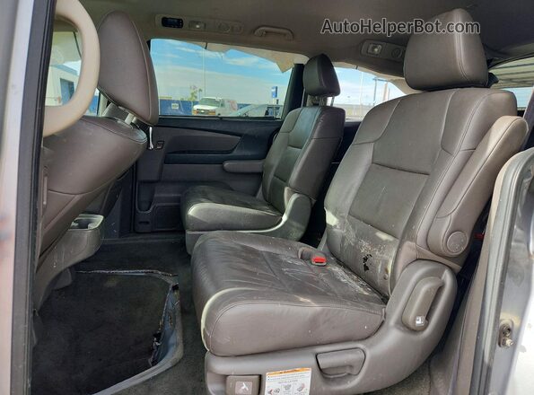 5FNRL5H69GB074890 2016 HONDA ODYSSEY Silver Widok wnętrza z tyłu