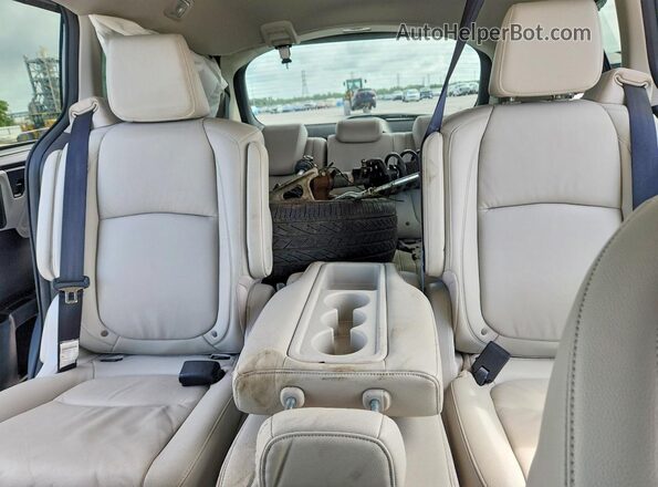 5FNRL6H60SB083587 2025 HONDA ODYSSEY Silver Widok tylnych siedzeń