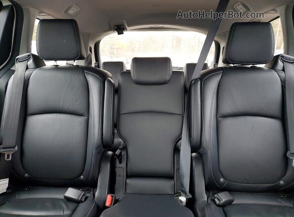 5FNRL6H62NB504469 2022 HONDA ODYSSEY White Rear seats view