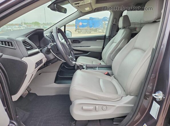 5FNRL6H62PB059072 2023 HONDA ODYSSEY Серый Вид салона спереди