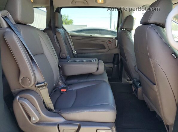 5FNRL6H63RB020767 2024 HONDA ODYSSEY Silver Вид задньої частини салону