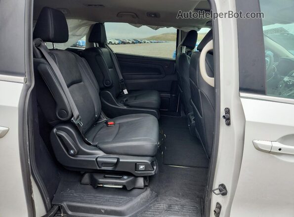 5FNRL6H65TB015660 2026 HONDA ODYSSEY Белый Вид задней части салона