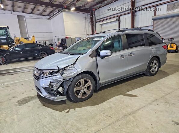 5FNRL6H75JB039043 2018 HONDA ODYSSEY Silver Передня ліва чверть