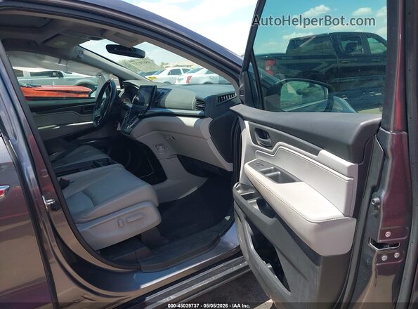 5FNRL6H79JB011634 2018 HONDA ODYSSEY Серый Вид салона спереди