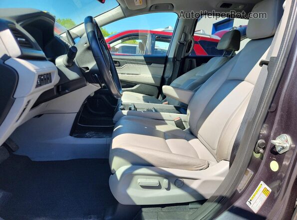 5FNRL6H79JB061353 2018 HONDA ODYSSEY Gray Widok wnętrza z przodu