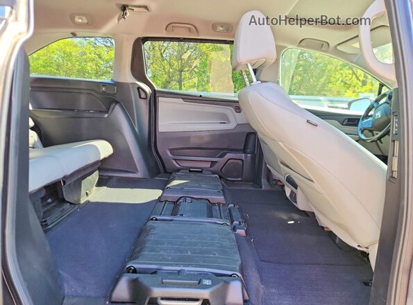 5FNRL6H79JB061353 2018 HONDA ODYSSEY Gray Widok wnętrza z tyłu