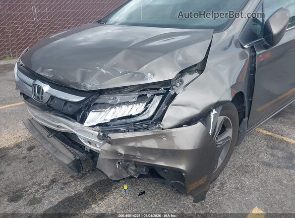 5FNRL6H89JB005583 2018 HONDA ODYSSEY Коричневый Вид спереди