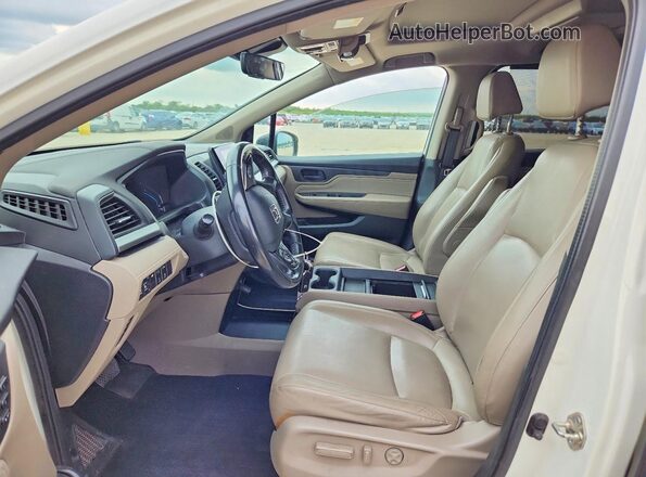 5FNRL6H89JB019449 2018 HONDA ODYSSEY White Вид салону спереду