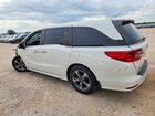 2018 Honda Odyssey Touring White vin: 5FNRL6H89JB019449
