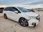 2018 Honda Odyssey Touring White vin: 5FNRL6H89JB019449