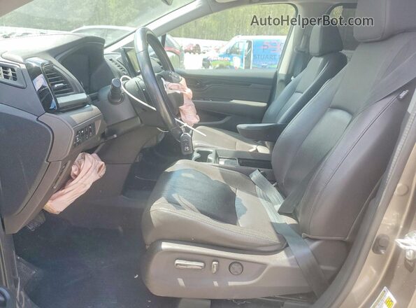 5FNRL6H95JB042025 2018 HONDA ODYSSEY Серый Вид салона спереди