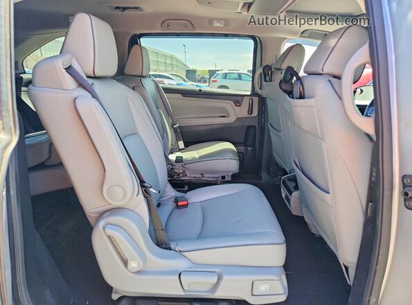 5FNRL6H99MB010893 2021 HONDA ODYSSEY Silver Widok wnętrza z tyłu