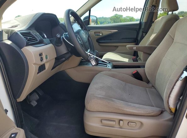 5FNYF5H33JB016869 2018 HONDA PILOT Белый Вид салона спереди