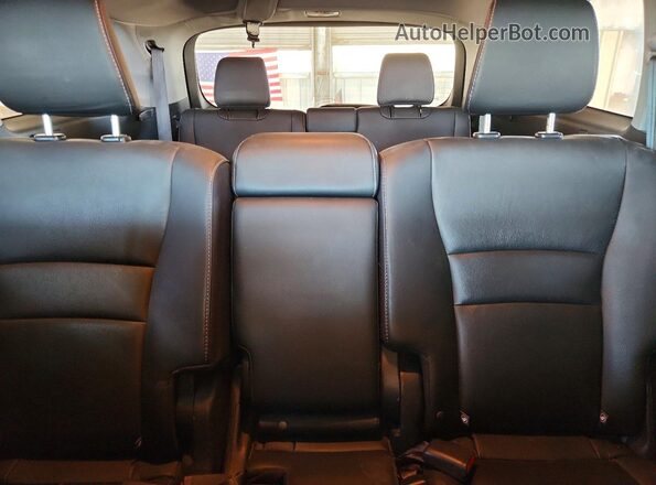 5FNYF5H57HB044119 2017 HONDA PILOT White Widok tylnych siedzeń