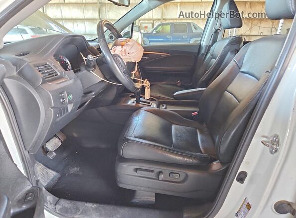 5FNYF5H57HB044119 2017 HONDA PILOT White Widok wnętrza z przodu
