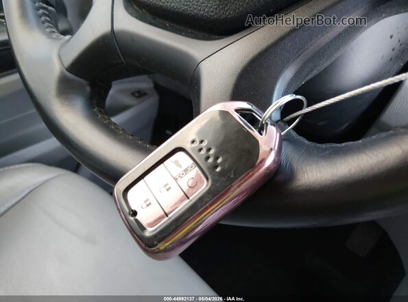 5FNYF5H66KB023097 2019 HONDA PILOT Серебряный Вид панели приборов