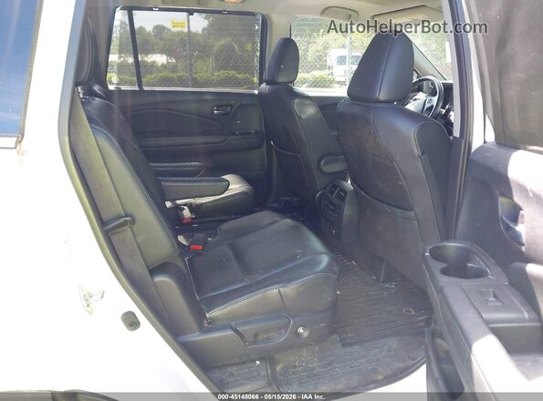5FNYF6H09HB010905 2017 HONDA PILOT White Widok naklejki z numerem VIN