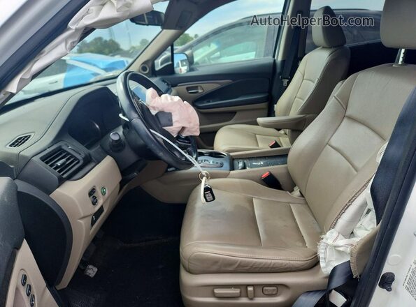 5FNYF6H52MB067341 2021 HONDA PILOT White Вид салону спереду