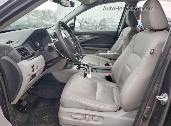 5FNYF6H53KB028674 2019 HONDA PILOT Серый Вид салона спереди