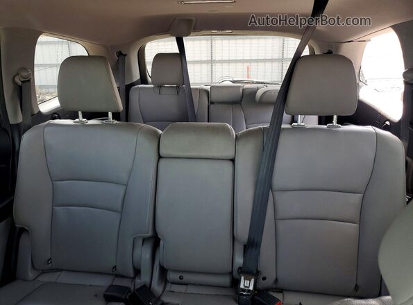5FNYF6H54JB055235 2018 HONDA PILOT Синий Вид задних сидений