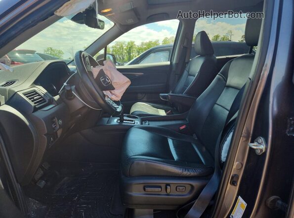 5FNYF6H55KB095017 2019 HONDA PILOT Gray Vista interior delantera