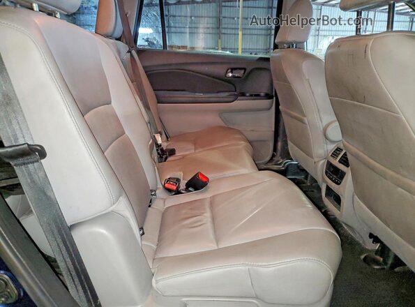 5FNYF6H59JB071981 2018 HONDA PILOT Blue Вид задньої частини салону