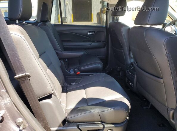 5FNYF6H64NB005708 2022 HONDA PILOT Gray Widok wnętrza z tyłu