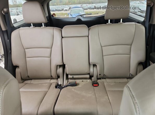 5FNYF6H67JB033139 2018 HONDA PILOT White Rear seats view