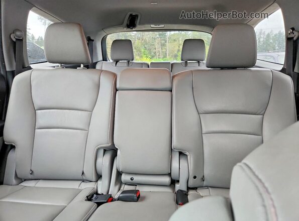 5FNYF6H89GB098231 2016 HONDA PILOT Blue Vista de los asientos traseros
