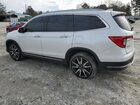 2021 Honda Pilot Touring White vin: 5FNYF6H91MB082738